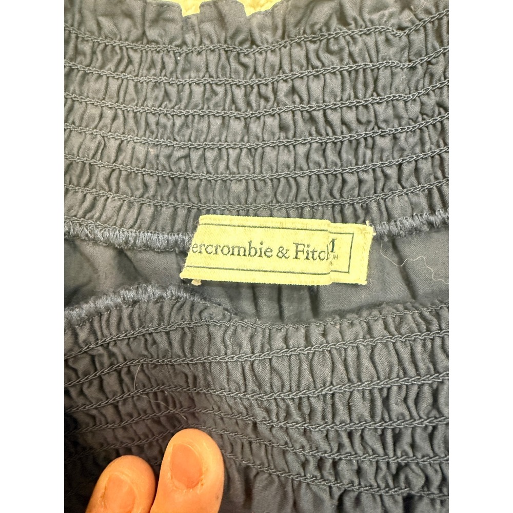 Abercrombie & Fitch Navy‎ Blue Eyelet Embroidered Off Shoulder Smocked Blouse M - Picture 3 of 6
